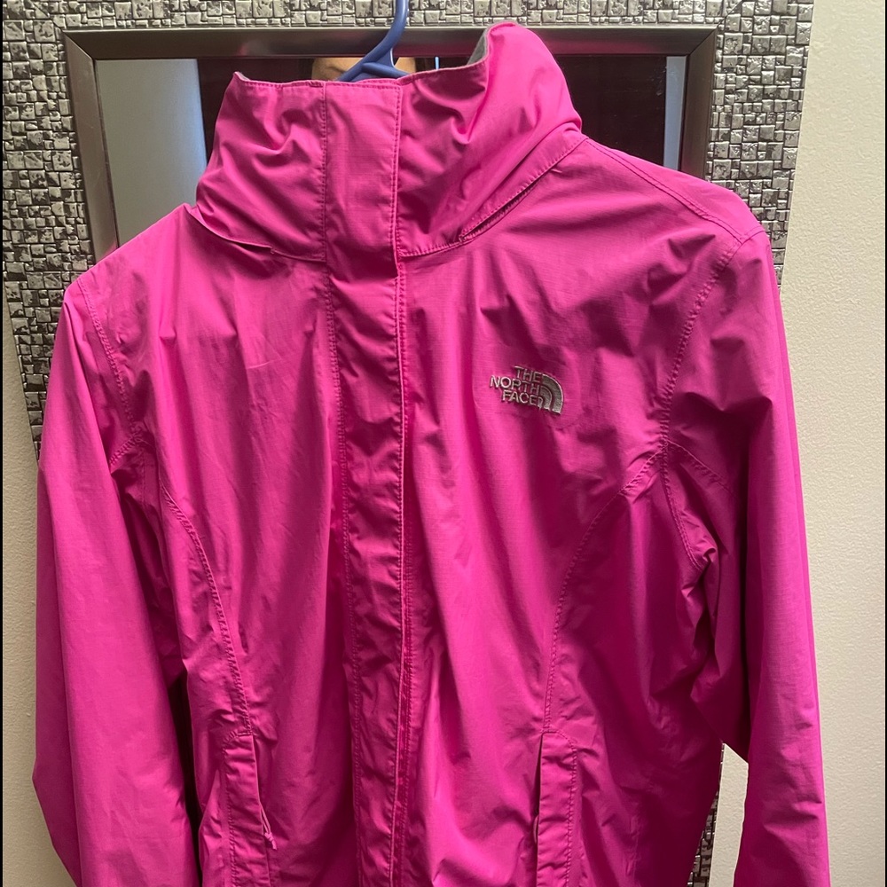 North face wind jacket with a hood